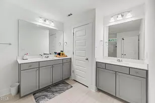 6805 Doddridge Ln, Cary, NC 27519 - Photo 17