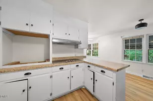 1019 Garden Ct, Burlington, NC 27215 - Photo 11