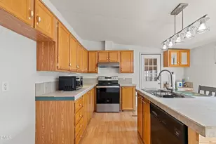 3040 Medlin Rd, Clayton, NC 27527 - Photo 7