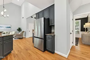 2536 Maxton Crest Dr, Apex, NC 27539 - Photo 5