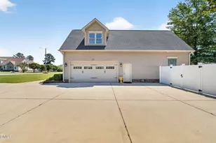 514 S Lincoln St, Benson, NC 27504 - Photo 5