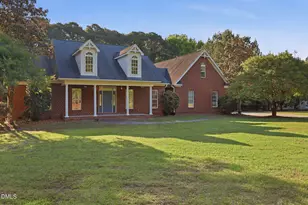3912 Britt Dawn Ln, Zebulon, NC 27597 - Photo 3