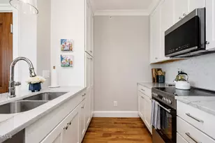 607 Smedes Pl, Raleigh, NC 27605 - Photo 9