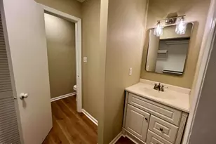 923 Hampshire Ct, Cary, NC 27511 - Photo 17