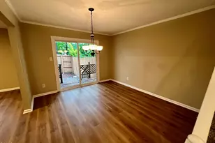 923 Hampshire Ct, Cary, NC 27511 - Photo 7
