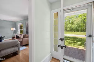 68 Oakwood Dr, Chapel Hill, NC 27517 - Photo 3