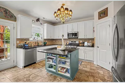 219 E Quailwood Drive, Fuquay Varina, NC 27526 - Photo 3