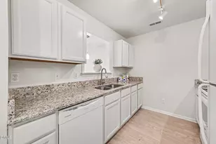 302 Standish Dr, Chapel Hill, NC 27517 - Photo 9