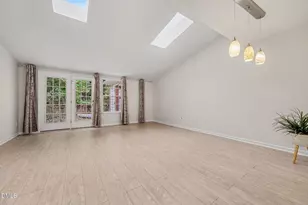 302 Standish Dr, Chapel Hill, NC 27517 - Photo 5