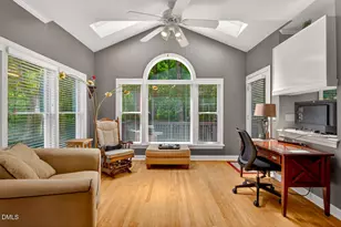 105 Highstream Pl, Chapel Hill, NC 27516 - Photo 9