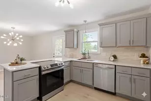 601 West St, Selma, NC 27576 - Photo 5