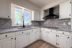 108 Oak St, Pine Level, NC 27568 - Photo 9