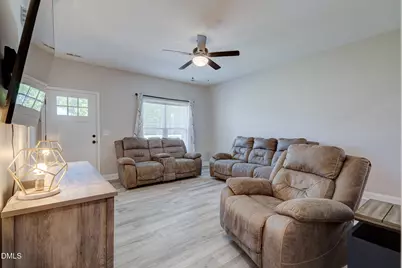 211 W Lewis Street, Four Oaks, NC 27524 - Photo 3