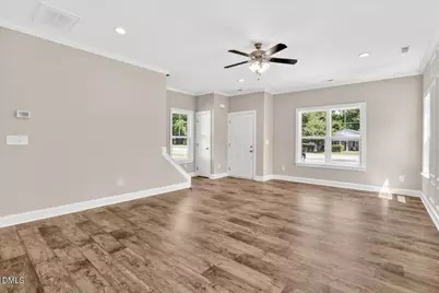 706 S Pollock Street, Selma, NC 27576 - Photo 7