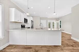 706 S Pollock St, Selma, NC 27576 - Photo 9