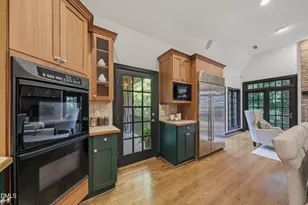 90028 Hoey, Chapel Hill, NC 27517 - Photo 17
