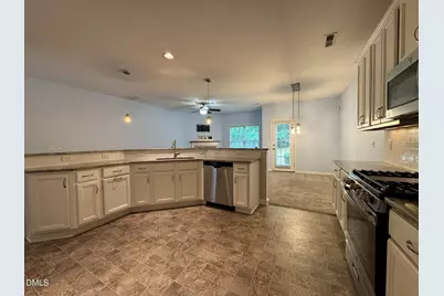 202 Cypress Hill Lane, Holly Springs, NC 27540 - Photo 5