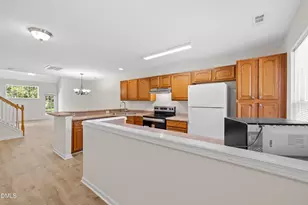 102 Anamoor Dr, Cary, NC 27513 - Photo 5