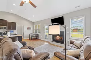 175 Day Lily St, Selma, NC 27576 - Photo 7