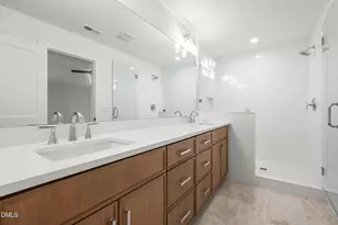 726 Powell Dr, Raleigh, NC 27606 - Photo 17