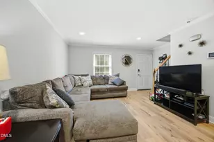 1250 Jamestown Ct, Cary, NC 27511 - Photo 5