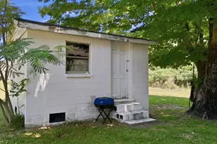 607 E Holmes St, Benson, NC 27504 - Photo 15
