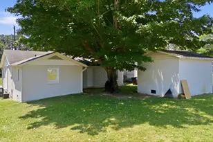 607 E Holmes St, Benson, NC 27504 - Photo 13