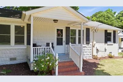 607 E Holmes Street, Benson, NC 27504 - Photo 5