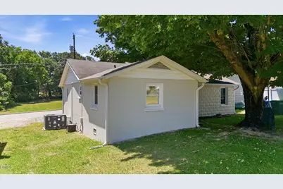 607 E Holmes Street, Benson, NC 27504 - Photo 17