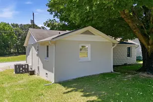 607 E Holmes St, Benson, NC 27504 - Photo 17