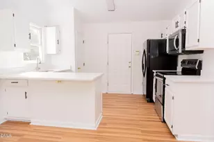 2400 Faucette Ave, Durham, NC 27704 - Photo 9