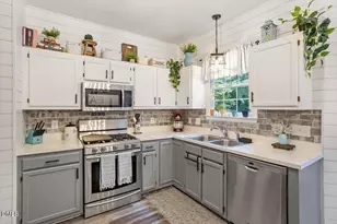 200 Bebington Dr, Cary, NC 27513 - Photo 15