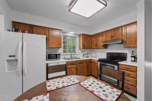 243 Craddock St, Boydton, VA 23917 - Photo 7