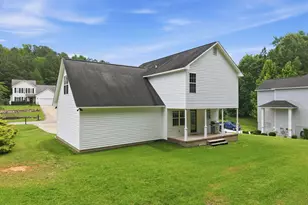 2025 Fairview Ln, Sanford, NC 27330 - Photo 7