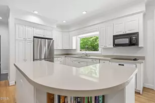 8 Sedgewood Rd, Chapel Hill, NC 27514 - Photo 15
