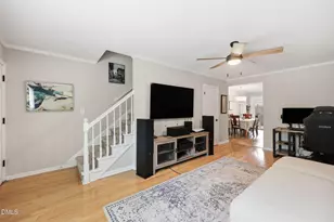 3733 Yorktown Pl, Raleigh, NC 27609 - Photo 7