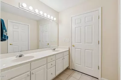 2521 Gordon Glen Court #102, Raleigh, NC 27617 - Photo 15