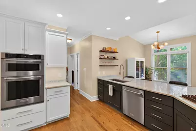 113 Stoneleigh Drive, Cary, NC 27511 - Photo 15