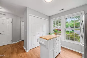 148 Luxon Pl, Cary, NC 27513 - Photo 9