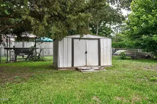 1811 Delwood Dr W, Wilson, NC 27893 - Photo 25