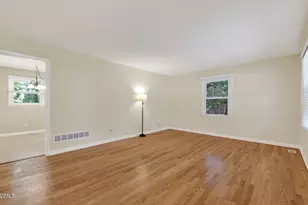 1224 Pineview Dr, Raleigh, NC 27606 - Photo 7