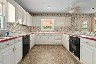 6562 Squirrel Den Rd, Bailey, NC 27807 - Photo 11