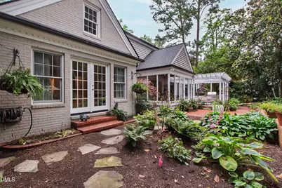 2507 Sanderson Drive, Raleigh, NC 27608 - Photo 5