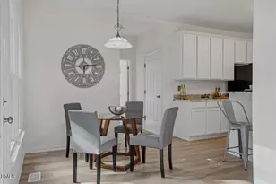 101 Streamview Dr, Cary, NC 27519 - Photo 9