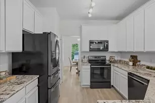101 Streamview Dr, Cary, NC 27519 - Photo 9