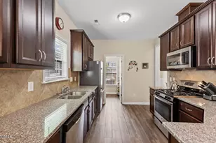220 Beaconwood Ln, Holly Springs, NC 27540 - Photo 5