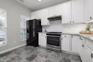 11 Suncrest Ct, Durham, NC 27703 - Photo 9
