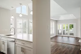1000 Brighthurst Dr, Raleigh, NC 27605 - Photo 9