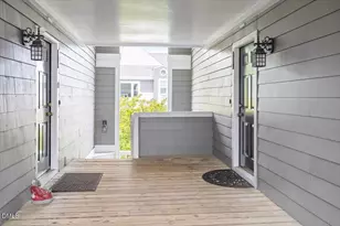 1000 Brighthurst Dr, Raleigh, NC 27605 - Photo 23