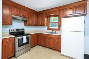 6113 Iris Dr, Raleigh, NC 27612 - Photo 3